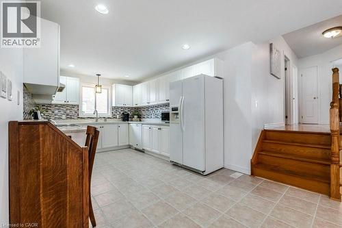 62 Spadara Drive, Hamilton, ON - Indoor Photo Showing Kitchen With Upgraded Kitchen