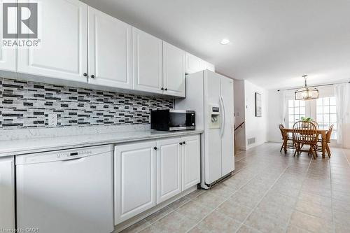 62 Spadara Drive, Hamilton, ON - Indoor Photo Showing Kitchen