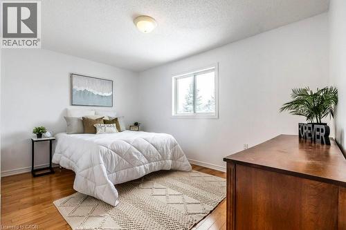 62 Spadara Drive, Hamilton, ON - Indoor Photo Showing Bedroom