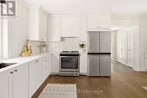 125 Wilhelm Street, Kitchener, ON - Indoor Photo Showing Kitchen With Upgraded Kitchen