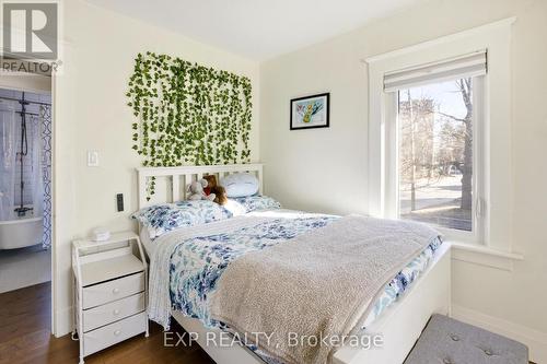 125 Wilhelm Street, Kitchener, ON - Indoor Photo Showing Bedroom