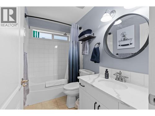 6844 Santiago Loop, Kelowna, BC - Indoor Photo Showing Bathroom
