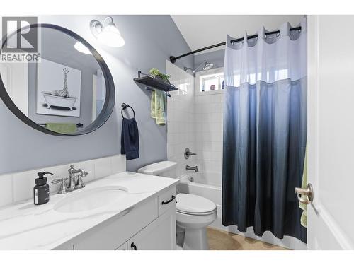 6844 Santiago Loop, Kelowna, BC - Indoor Photo Showing Bathroom