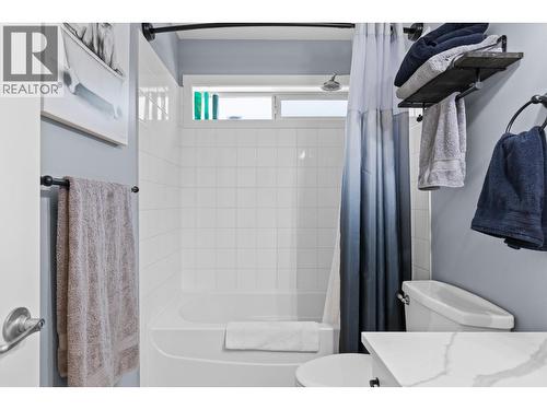 6844 Santiago Loop, Kelowna, BC - Indoor Photo Showing Bathroom