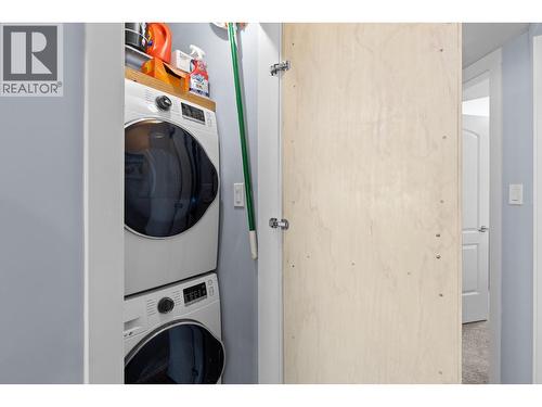 6844 Santiago Loop, Kelowna, BC - Indoor Photo Showing Laundry Room