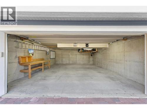 6844 Santiago Loop, Kelowna, BC - Indoor Photo Showing Garage