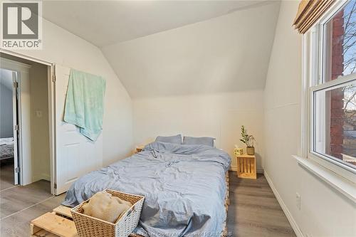 977 Gladstone, Windsor, ON - Indoor Photo Showing Bedroom