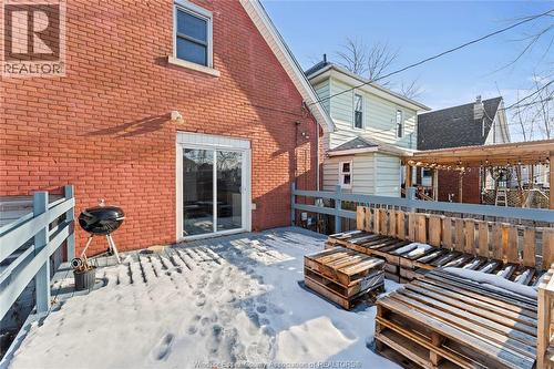 977 Gladstone, Windsor, ON - Outdoor With Exterior