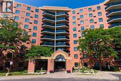 9 BONHEUR Court Unit# 905 Brantford, ON N3P 1Z5