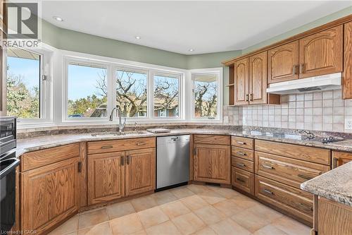 3503 Lakeshore Road, Lincoln, ON - Indoor Photo Showing Kitchen