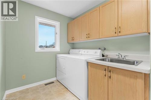 3503 Lakeshore Road, Lincoln, ON - Indoor Photo Showing Laundry Room