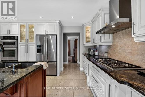 2145 Oneida Crescent, Mississauga, ON - Indoor Photo Showing Kitchen With Double Sink With Upgraded Kitchen