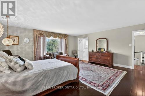 2145 Oneida Crescent, Mississauga, ON - Indoor Photo Showing Bedroom