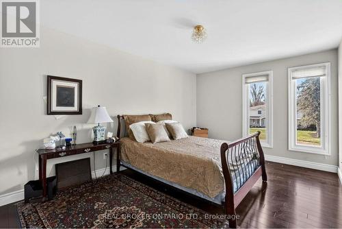 2145 Oneida Crescent, Mississauga, ON - Indoor Photo Showing Bedroom