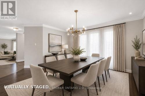 2145 Oneida Crescent, Mississauga, ON - Indoor Photo Showing Living Room