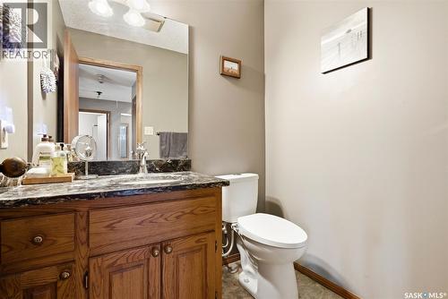 3803 Bow Bay, Regina, SK - Indoor Photo Showing Bathroom