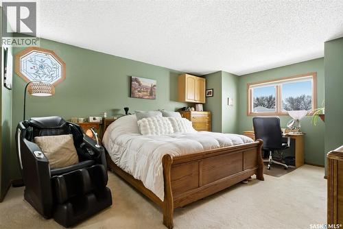 3803 Bow Bay, Regina, SK - Indoor Photo Showing Bedroom