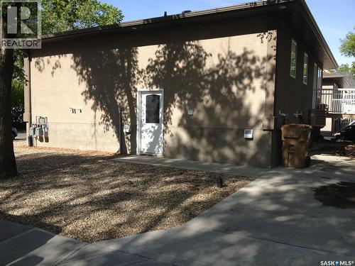 1610 5Th Avenue N, Regina, SK - Outdoor