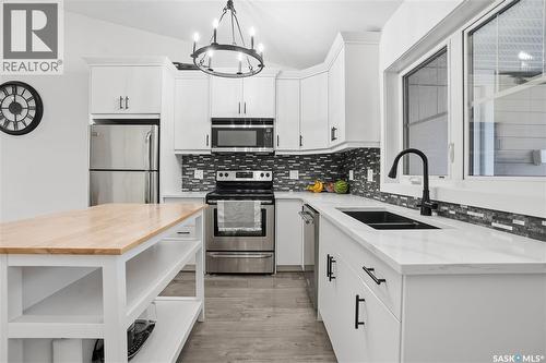 4159 Green Apple Drive E, Regina, SK - Indoor Photo Showing Kitchen With Stainless Steel Kitchen With Double Sink With Upgraded Kitchen