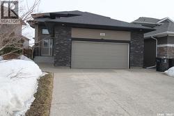 131 Pringle CRESCENT  Saskatoon, SK S7T 0S3