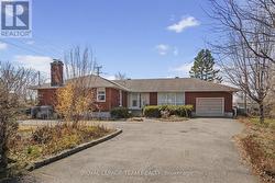 45 CAPILANO DRIVE  Ottawa, ON K2E 6G5