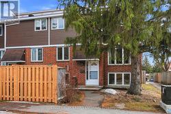 7 - 122 SALTER CRESCENT  Ottawa, ON K2K 1Y7