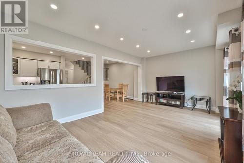 11 Jarrett Court, Vaughan, ON - Indoor Photo Showing Living Room