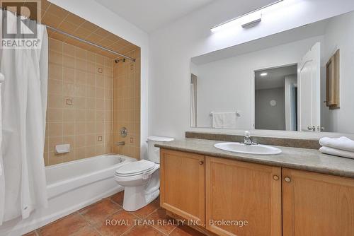 11 Jarrett Court, Vaughan, ON - Indoor Photo Showing Bathroom