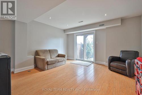 11 Jarrett Court, Vaughan, ON - Indoor Photo Showing Living Room