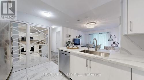 225 - 3 Ellesmere Street, Richmond Hill, ON - Indoor Photo Showing Kitchen