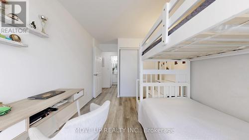 225 - 3 Ellesmere Street, Richmond Hill, ON - Indoor