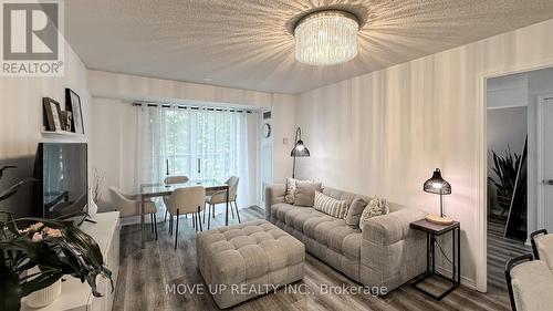 225 - 3 Ellesmere Street, Richmond Hill, ON - Indoor Photo Showing Other Room