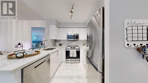 225 - 3 Ellesmere Street, Richmond Hill, ON - Indoor Photo Showing Kitchen