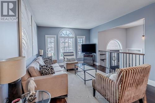 63 Mapleton Avenue, Barrie, ON - Indoor Photo Showing Living Room