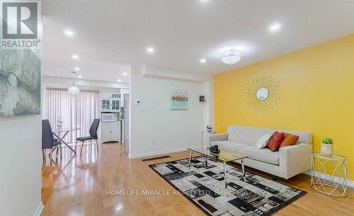 60 Studebaker Trail, Brampton, ON - Indoor Photo Showing Living Room