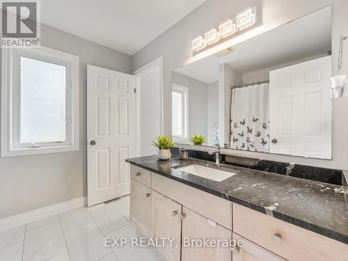 1260 Old Zeller Drive, Kitchener, ON - Indoor Photo Showing Bathroom