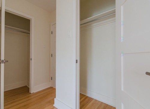 Closet - 56-3510 Rue De La Montagne, Montréal (Ville-Marie), QC - Indoor Photo Showing Other Room