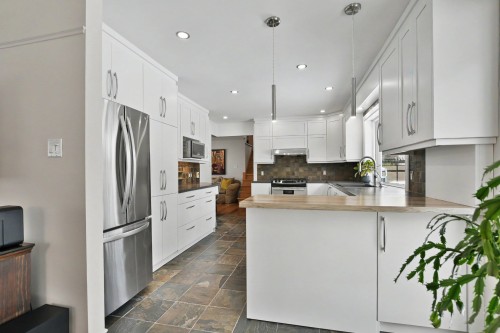 Kitchen - 43 Rue De Charny, Lorraine, QC - Indoor Photo Showing Kitchen With Upgraded Kitchen
