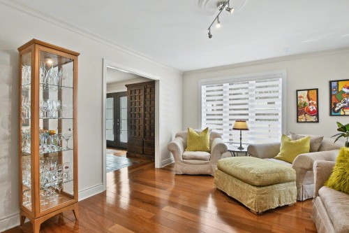 Family Room - 43 Rue De Charny, Lorraine, QC - Indoor Photo Showing Living Room