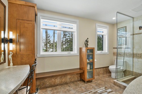 Master Bathroom - 43 Rue De Charny, Lorraine, QC - Indoor Photo Showing Bathroom