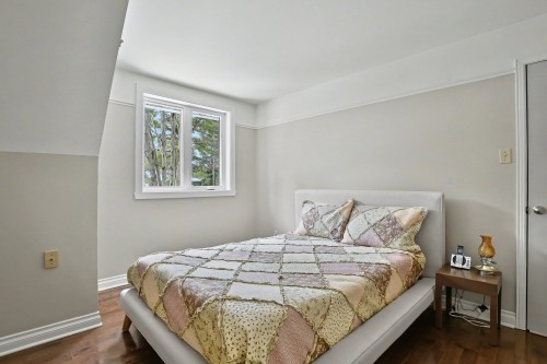 Bedroom - 43 Rue De Charny, Lorraine, QC - Indoor Photo Showing Bedroom