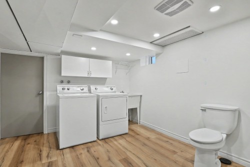 Bathroom - 43 Rue De Charny, Lorraine, QC - Indoor Photo Showing Laundry Room