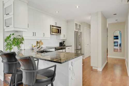 Kitchen - 341 Ch. Valanza, Piedmont, QC - Indoor Photo Showing Kitchen With Upgraded Kitchen