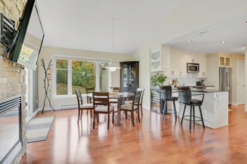 Dining Room - 341 Ch. Valanza, Piedmont, QC - Indoor