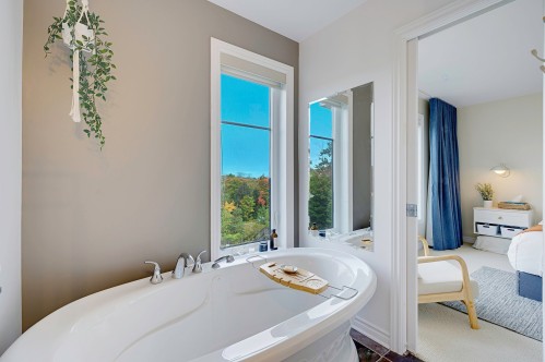 Master Bathroom - 341 Ch. Valanza, Piedmont, QC - Indoor Photo Showing Bedroom