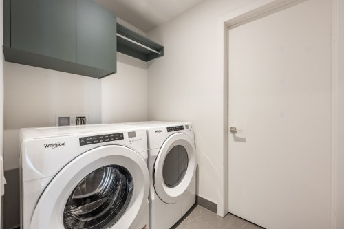 Salle de lavage - 204-2530 Ch. Du Canal, Chambly, QC - Indoor Photo Showing Laundry Room