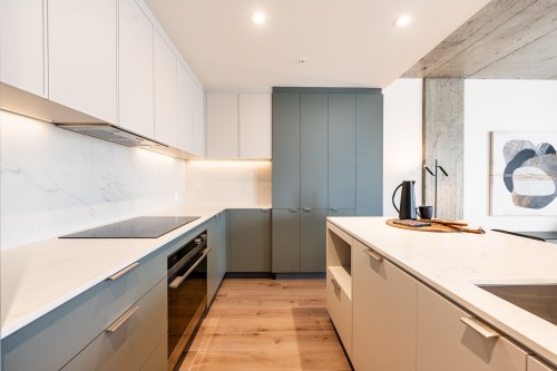 Cuisine - 204-2530 Ch. Du Canal, Chambly, QC - Indoor Photo Showing Kitchen With Upgraded Kitchen