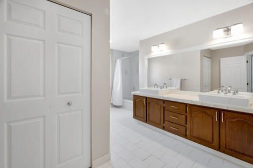 Salle de bains - 260 Alice-Carrière Street, Beaconsfield, QC - Indoor Photo Showing Bathroom