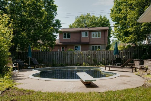 Cour - 30 Rue Mulberry, Dollard-Des-Ormeaux, QC - Outdoor With In Ground Pool