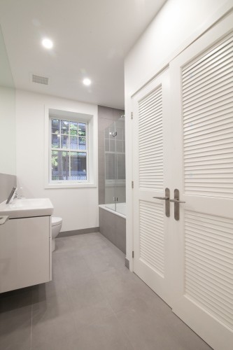 Salle de bains - 4-266 Av. Lansdowne, Westmount, QC - Indoor Photo Showing Laundry Room